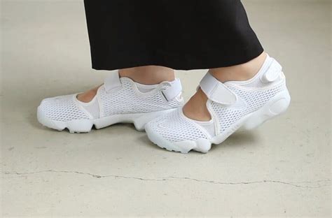 wmns air rift breathe white